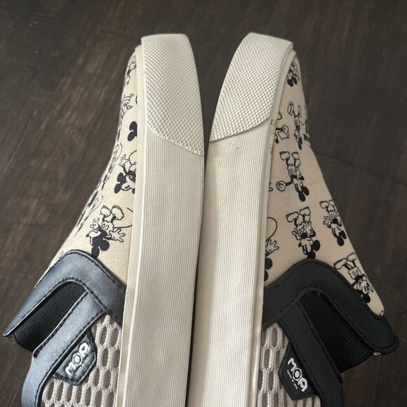 Disney X Master Of Arts Moa Mickey Mouse Slip On Sneakers Size 6.5 Runs Big - Picture 11 of 16